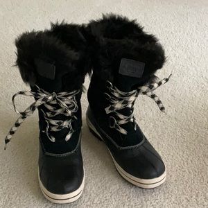 G.H. Bass & Co. Fleece Lined Juno Winter Boots